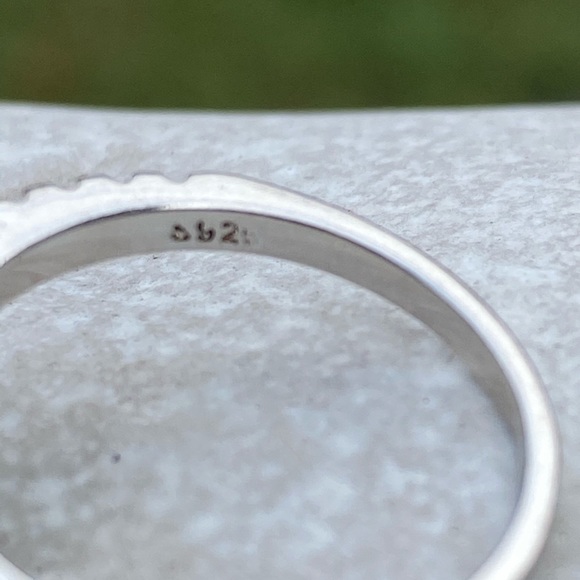 Cubic Zirconia multi-stone .925 Silver ring Sz 7 - Picture 9 of 16